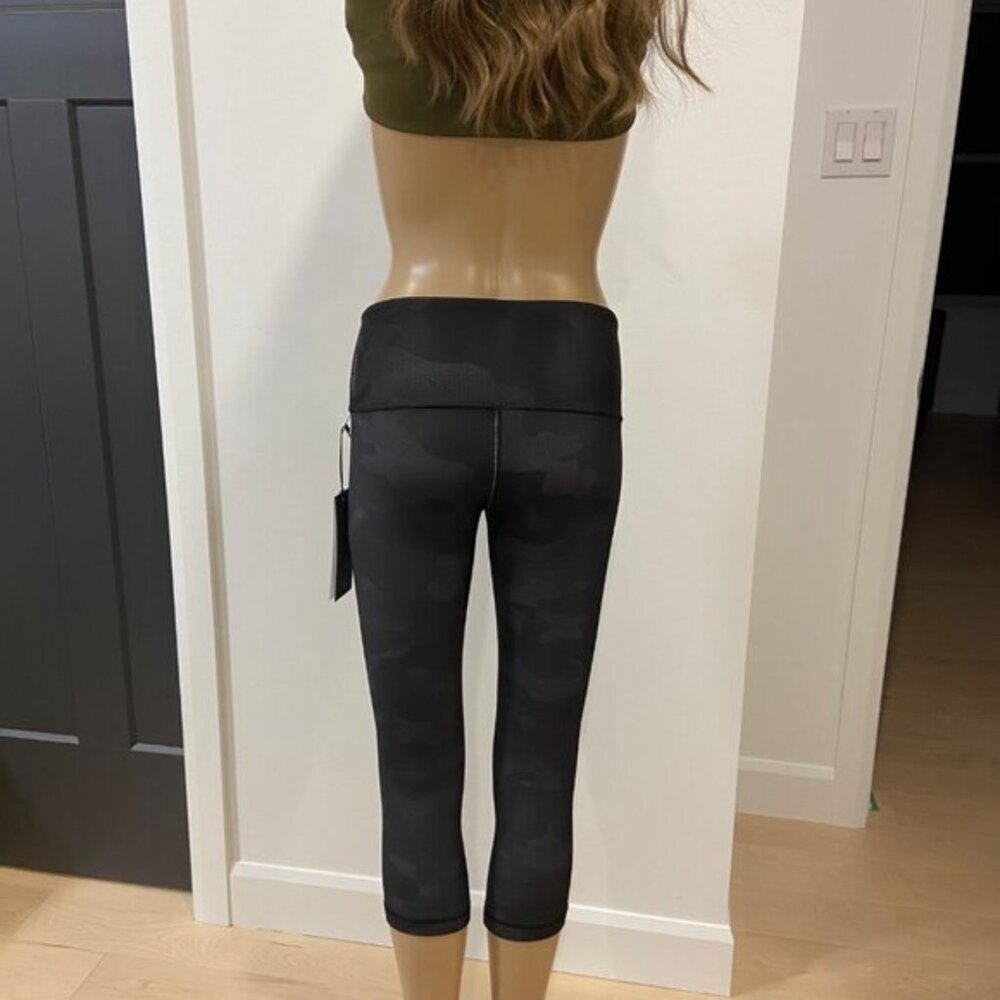 Karma Printed Kyla Crop Capri Leggings XS Black Camouflage Pattern yoga pants - Picture 4 of 11